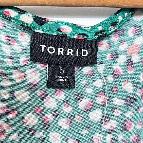 Torrid Wrap Dress NWT Size 5X Green Knit Pebble Print Puff Sleeve Ruffle Hem - Picture 10 of 16